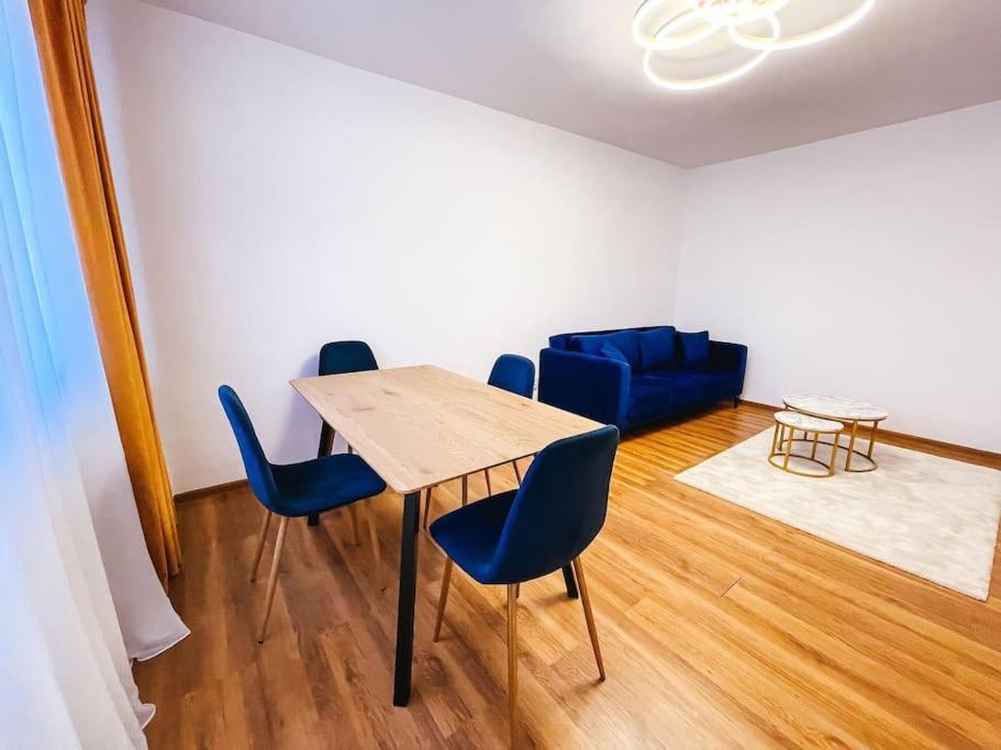 Quickspace Modern Concept Букурещ Екстериор снимка